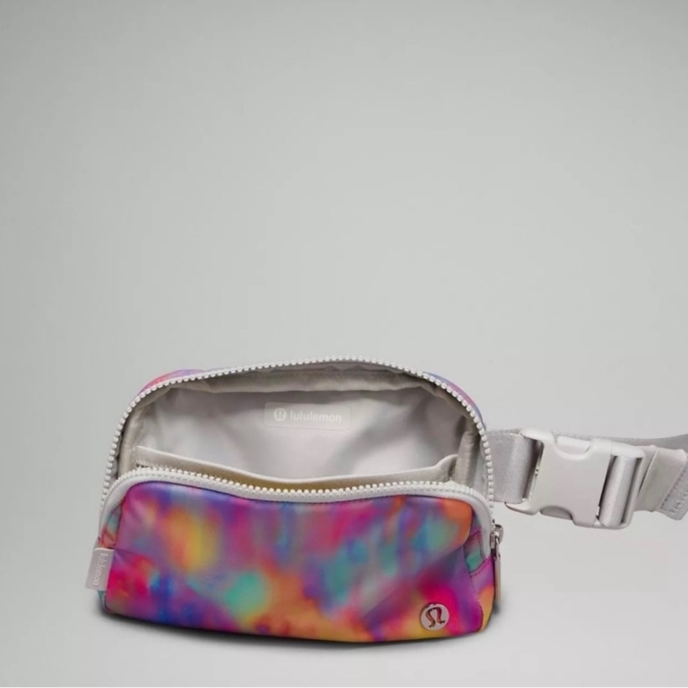 Lululemon Everywhere Belt Bag 1L- Prism Wash Print Multi/Vapor - Picture 6 of 9